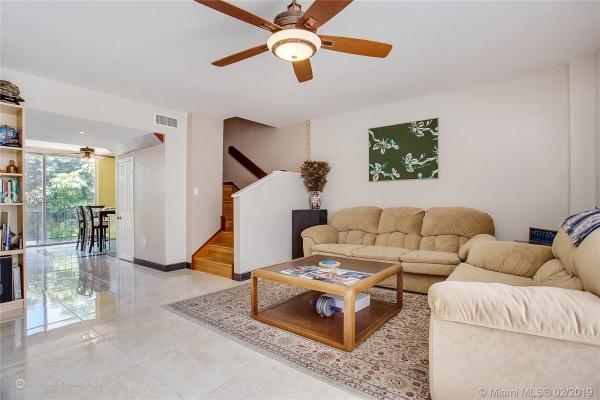 1701 NE 115th St #45-A, Unincorporated Dade County, Florida 33181, image 2