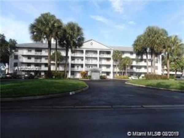 Whitehall 2 Of Pine Island Ridge, 1701 E Whitehall Dr #103, Davie, Florida 33324, image 2