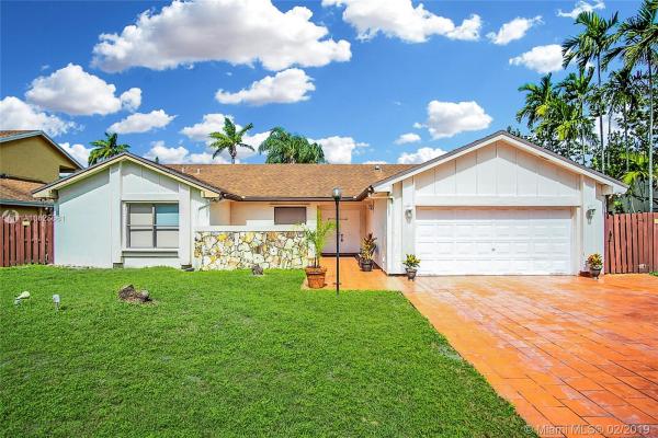Lakes Of The Meadow, 15541 SW 54th Ter, Kendall West, Florida 33185, image 2