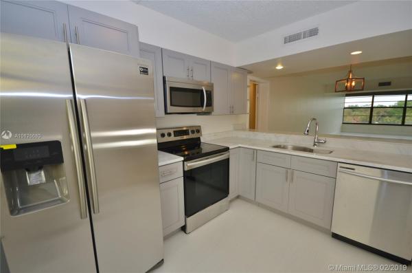 Whitehall Of Pine Island Ridge, 1512 Whitehall Dr #406, Davie, Florida 33324, image 2