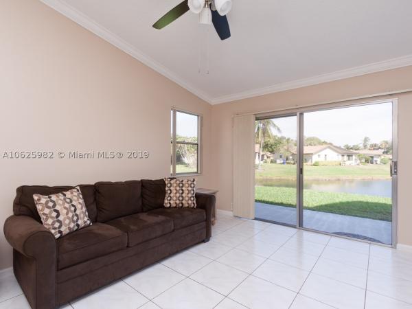 Discovery Pointe, 2273 W Discovery Cir W, Deerfield Beach, Florida 33442, image 3