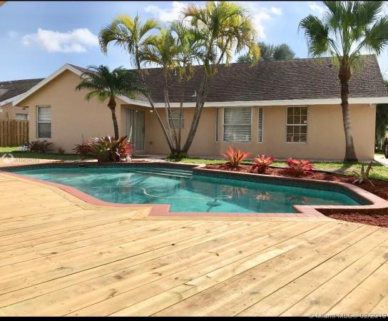 Laguna Pointe, 21710 SW 98th Ave, Cutler Bay, Florida 33190, image 2