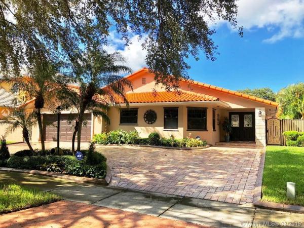 Royal Oaks, 16452 NW 82nd Pl, Miami Lakes, Florida 33016, image 2
