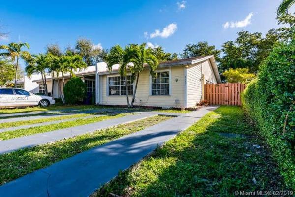 Cedar Landing At The Hammocks, 9677 SW 147th Ct #9677, The Hammocks, Florida 33196, image 2