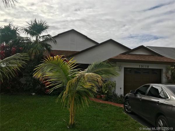 Country Lake Park, 19118 NW 77th Pl, Hialeah, Florida 33015, image 2