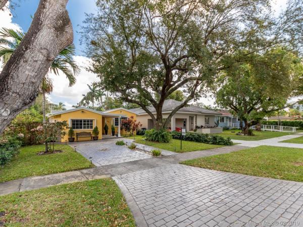 Country Club Estates, 533 Mokena Dr, Miami Springs, Florida 33166, image 2