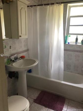 Biscayne Gardens, 827 NW 145th St, Golden Glades, Florida 33168, image 2