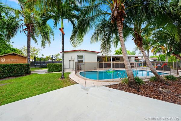 Westwood Lake, 11330 SW 60th Ter, Sunset, Florida 33173, image 2