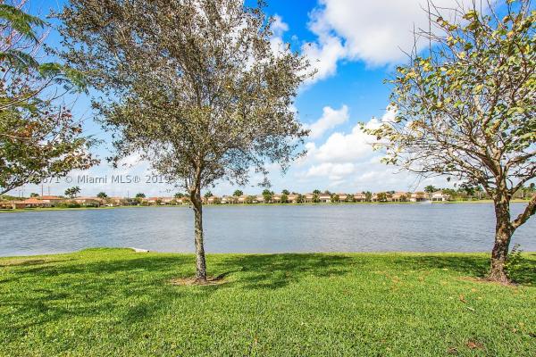 Oakmont Estates, 10675 Ivanhoe Ln, Wellington, Florida 33414, image 2