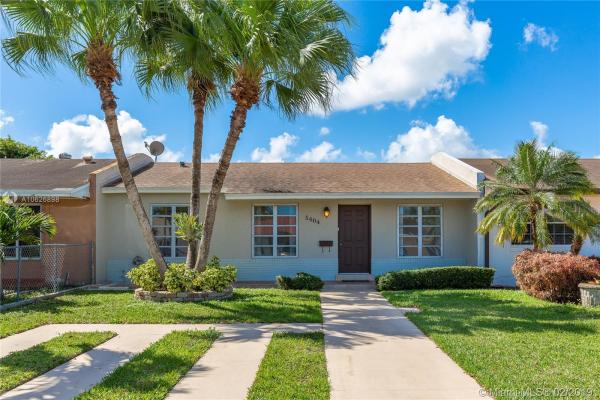 Royale Green, 5404 SW 127th Way #5404, Kendale Lakes, Florida 33175, image 2