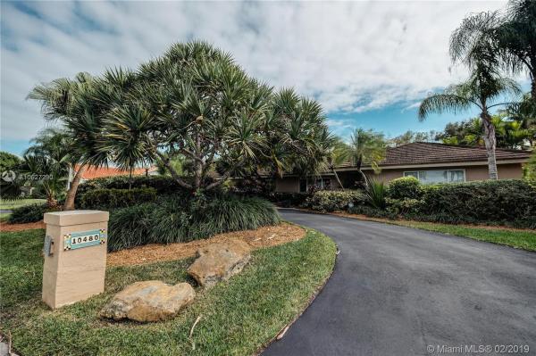 Pine Needle Manors, 10480 SW 123rd St, Kendall, Florida 33176, image 2