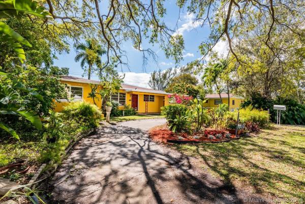 Biscayne Court, 1412 NE 118th St, North Miami, Florida 33161, image 2