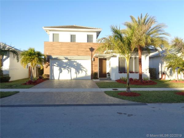 Venetian Parc, 15079 SW 176th Ln, Richmond West, Florida 33187, image 2