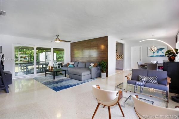Twin Lakes Manor, 6060 SW 62nd Pl, South Miami, Florida 33143, image 2