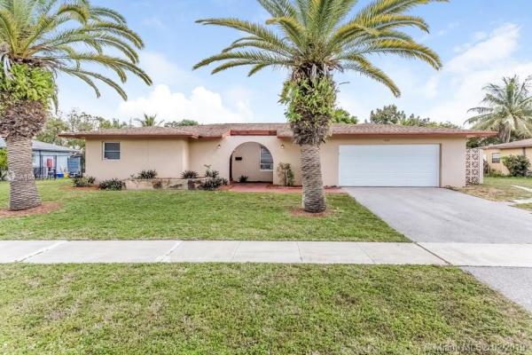 Palm Beach Colony, 862 Lilac Dr, Royal Palm Beach, Florida 33411, image 2