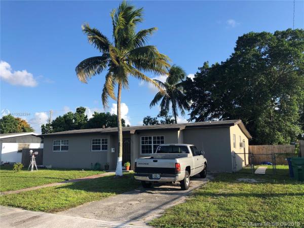 Carol City Gardens, 4020 NW 193rd St, Miami Gardens, Florida 33055, image 2
