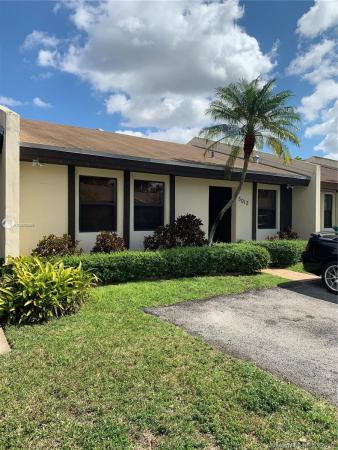 Bent Tree Center, 5013 SW 139th Pl, Kendale Lakes, Florida 33175, image 2