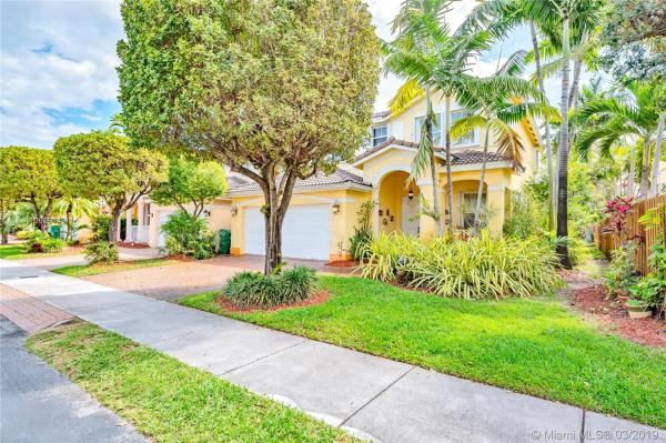 Century Villas, 8770 SW 2nd Ter, Fountainebleau, Florida 33174, image 2