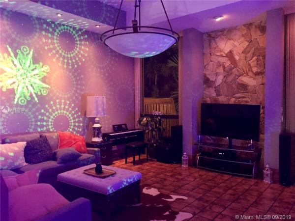 Casa Bella Villas, 2509 NE 135th St #2509, North Miami, Florida 33181, image 2