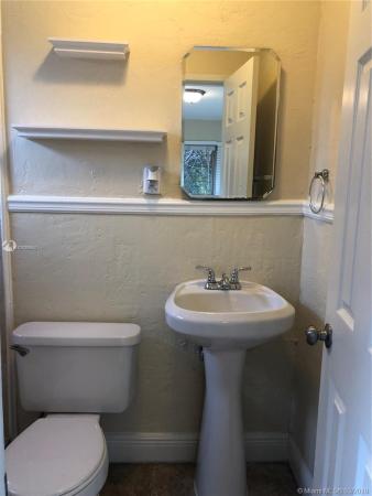 Fairfax Brolliar, 3511 Riverland Rd, Fort Lauderdale, Florida 33312, image 2