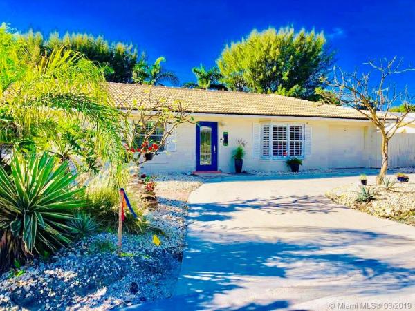Yacht Harbor Manor, 1251 Singer Dr, Riviera Beach, Florida 33404, image 2