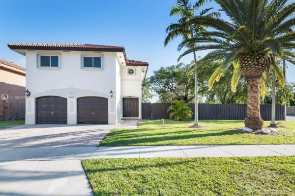 Laguna Ponds, 14176 SW 163rd Ter, Richmond West, Florida 33177, image 2