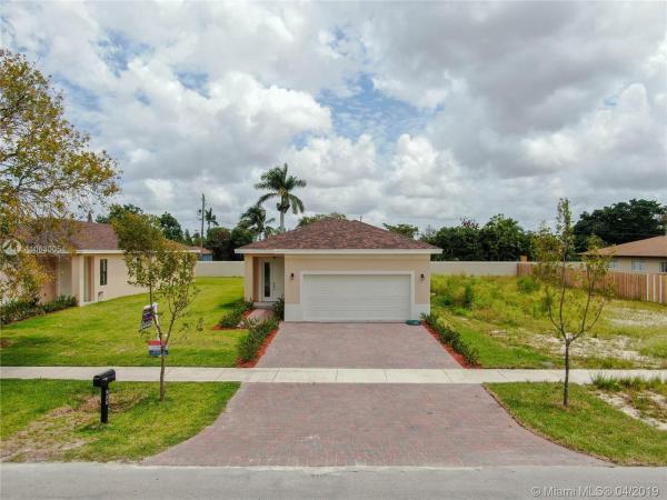 Fairlawn Park, 925 NE 3rd Ave, Homestead, Florida 33030, image 2