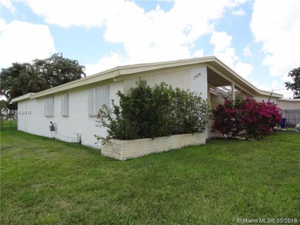 Miramar Isles, 3416 W Lake Pl, Miramar, Florida 33023, image 2