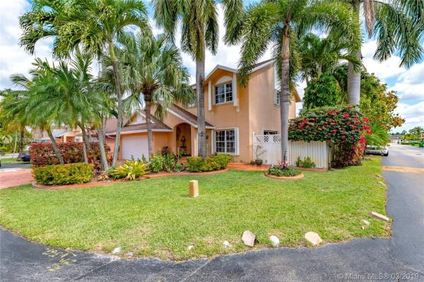 Country Lake, 18901 NW 78th Pl, Hialeah, Florida 33015, image 2