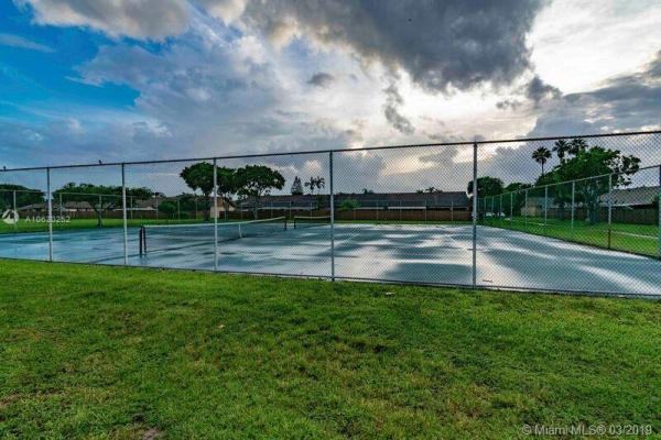 Aspen Townhomes, 6735 NW 192nd Ln #6735, Country Club, Florida 33015, image 2