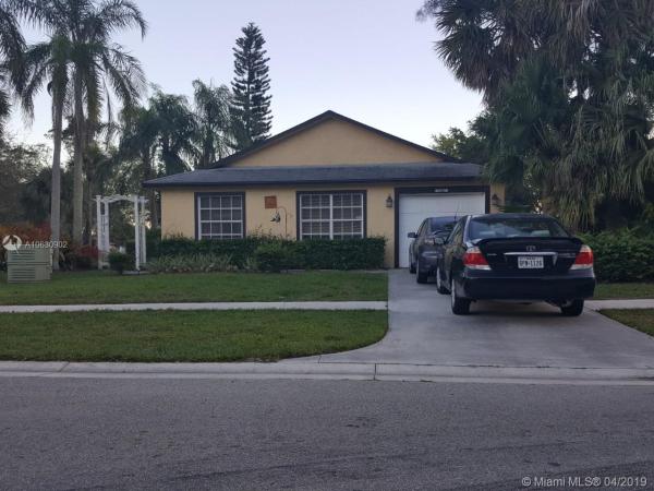 The Courts At Boynton Place, 10467 Boynton Place Cir, Boynton Beach, Florida 33437, image 2