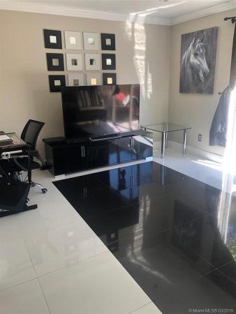 Weitzer Serena Lakes Townhomes, 13916 SW 172nd Ln, Richmond West, Florida 33177, image 2
