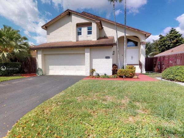 Lakes Of The Meadow, 5010 SW 148th Pl, Kendall West, Florida 33185, image 2
