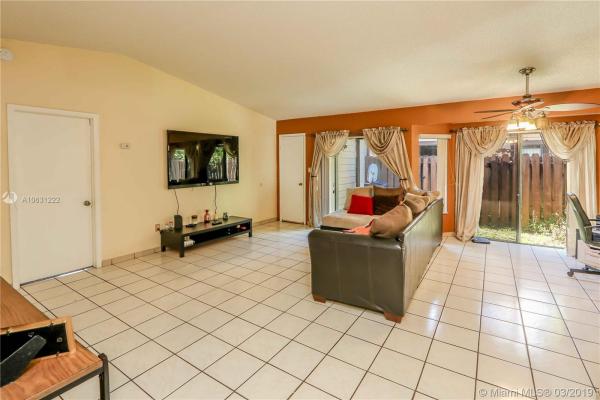9741 W Daffodil Ln, Miramar, Florida 33025, image 2