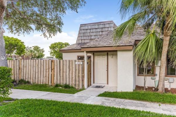 Lake Colony, 4132 Palm Bay Cir #C, West Palm Beach, Florida 33406, image 2