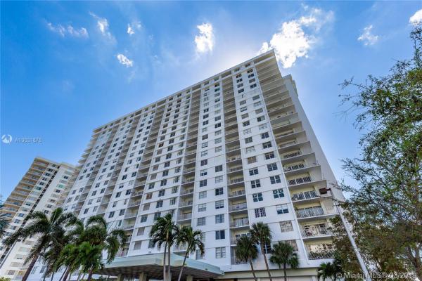 Arlen House West, 500 Bayview Dr #325, Sunny Isles Beach, Florida 33160, image 2
