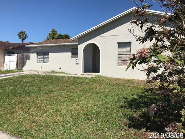 Meadow Wood Manor, 13091 SW 260th Ter, Princeton, Florida 33032, image 2
