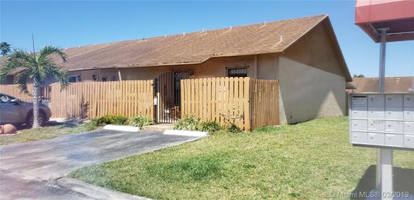 Aspen Townhomes, 6731 NW 192nd Ln #6731, Country Club, Florida 33015, image 2