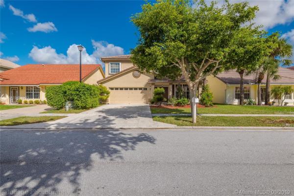 Coral Bay, 18228 Clear Brook Cir, Boca Raton, Florida 33498, image 2