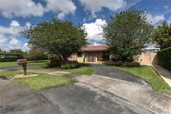 Laro, 2401 SW 105th Ave, University Park, Florida 33165, image 2