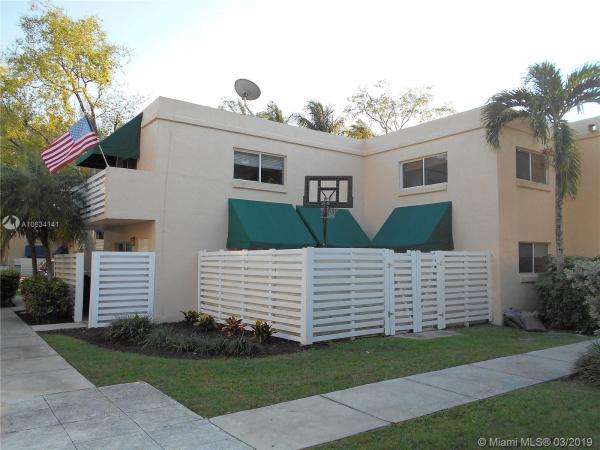 Arbor Courts, 14381 SW 98th Ter #14381, The Hammocks, Florida 33186, image 2