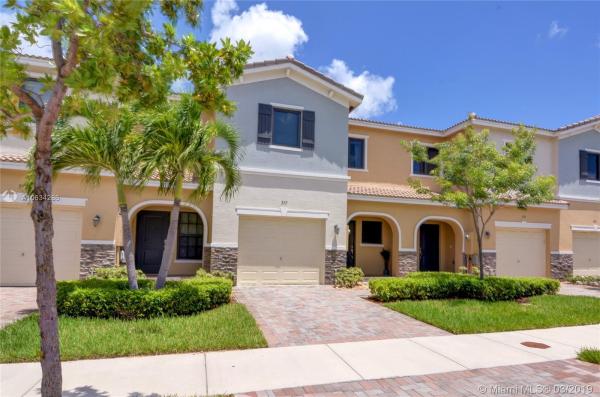 Champion Lakes, 357 NE 194TH TER #357, Ives Estates, Florida 33179, image 2
