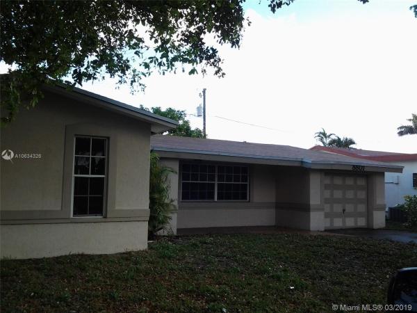 The Knolls, 8801 N Crescent Dr, Miramar, Florida 33025, image 2