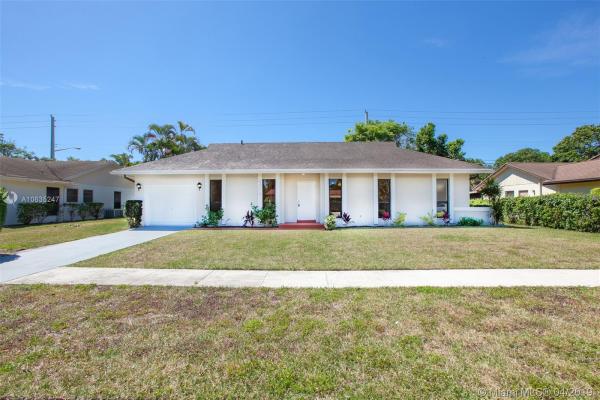 Coco Wood Lakes, 6374 Moonstone Way, Delray Beach, Florida 33484, image 2