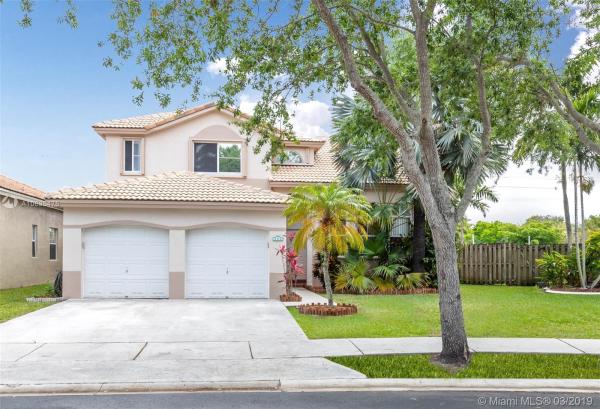 Royal Palm, 466 E Royal Cove Cir, Davie, Florida 33325, image 2