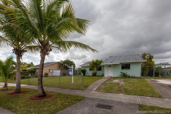 Comfort Villas, 15950 SW 302nd Ter, Leisure City, Florida 33033, image 2