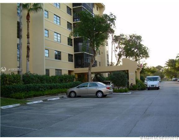 Lakeview Of The California Club, 20840 San Simeon Way #601, Ives Estates, Florida 33179, image 2
