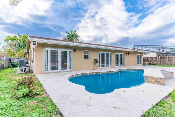 Calusa Club Estates, 10313 SW 128th Pl, The Crossings, Florida 33186, image 2