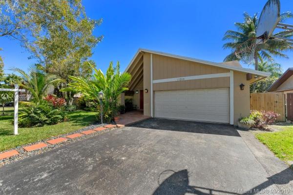 Calusa Club Estates, 13350 SW 99th Ter, The Crossings, Florida 33186, image 2