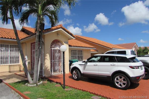 Bird Lakes Townhouses, 5044 SW 145th Ave, Kendale Lakes, Florida 33175, image 2